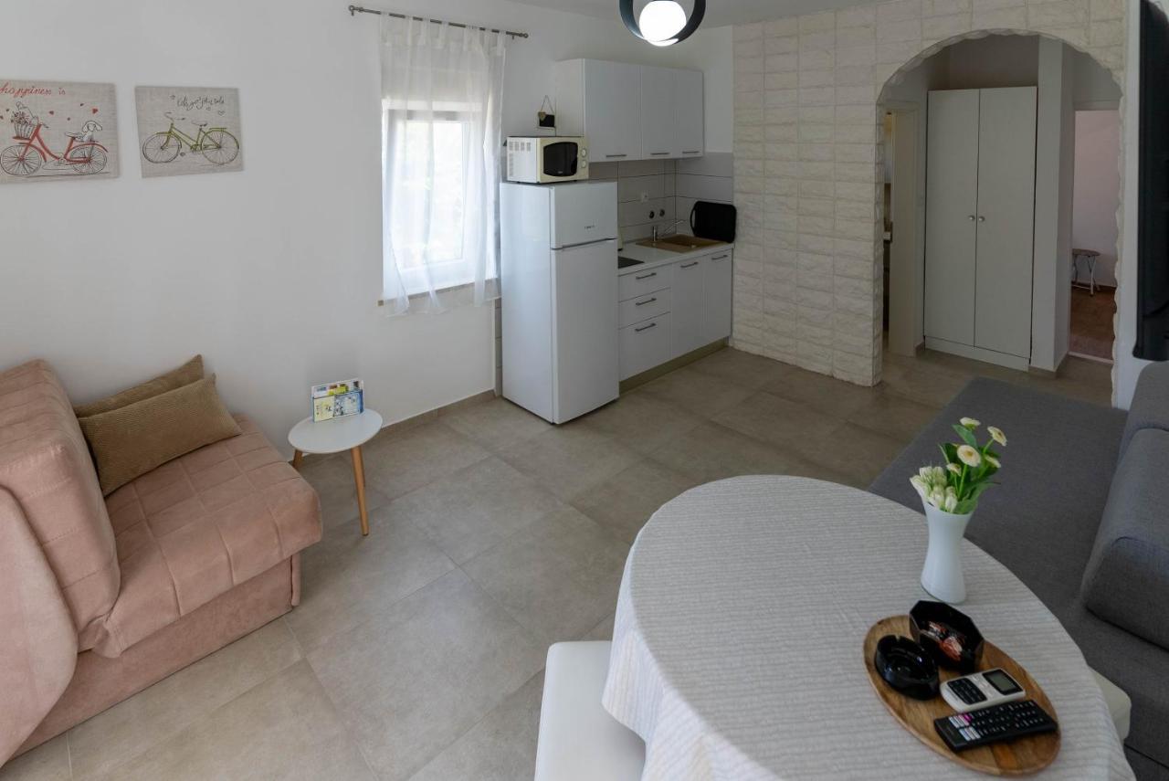 Briuni Riviera Apartment Pula Exteriör bild